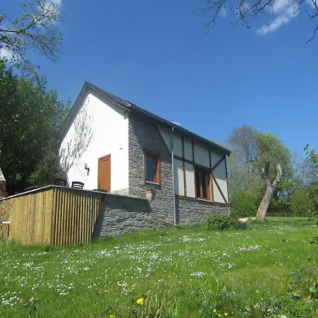 Perfect Spot On The Edge Of A Large Wood Feriehus