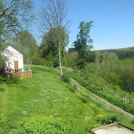 Perfect Spot On The Edge Of A Large Wood Vakantiehuis *