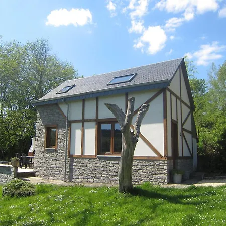 Perfect Spot On The Edge Of A Large Wood Feriehus