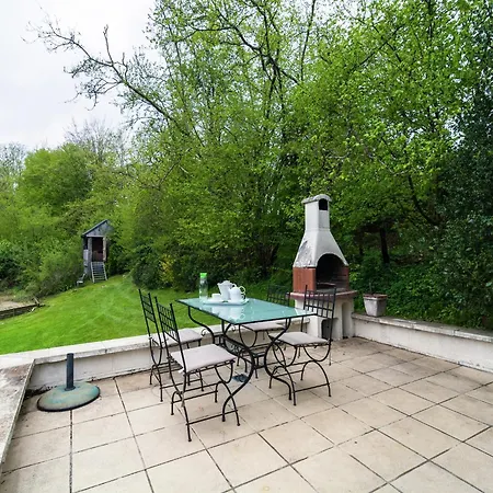 بيت للعطل Cozy Forest In افينه