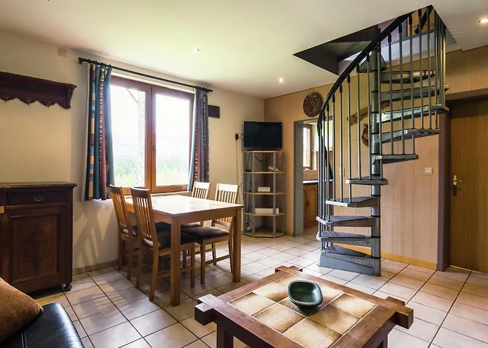 Cozy Forest In Holiday home